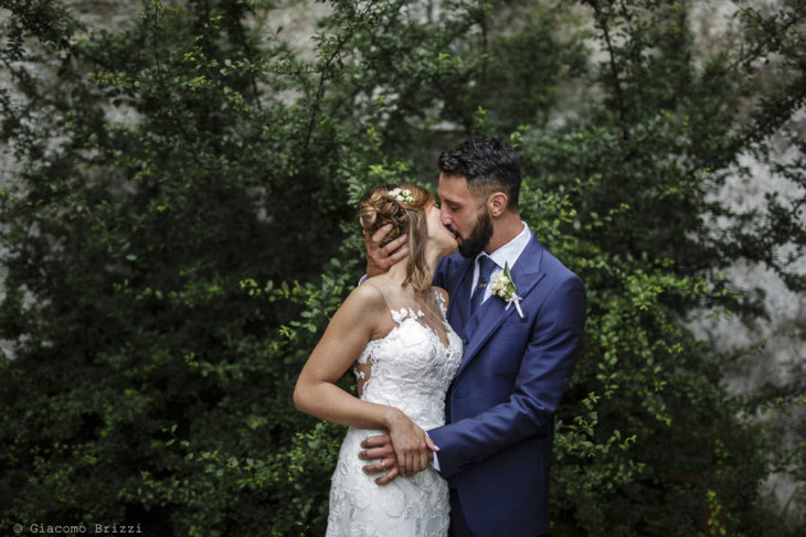 Fotografo Matrimonio Ameglia, Liguria. Bacio degli sposi. Giacomo Brizzi Fotografo, ricevimento La Locanda Dell'Angelo